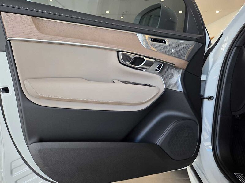 Volvo  Ultra, T8 AWD 플러그-인 하이브리드, 전기/가솔린, 브라이트, 7 좌석