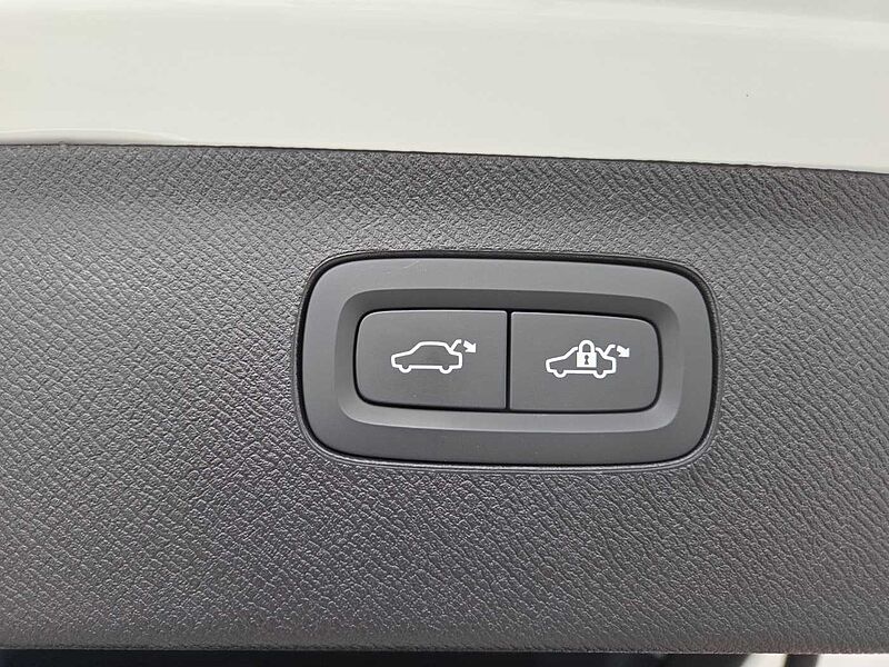 Volvo  Ultra, T8 AWD 플러그-인 하이브리드, 전기/가솔린, 브라이트, 7 좌석
