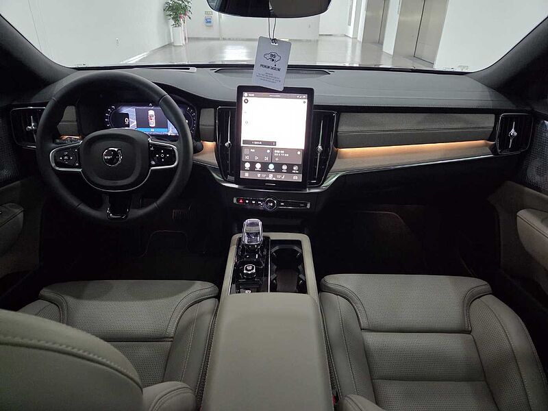Volvo  Ultra, B5 마일드 하이브리드, 가솔린, 다크