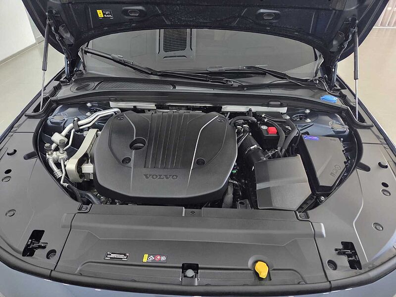 Volvo  Ultra, B5 마일드 하이브리드, 가솔린, 다크