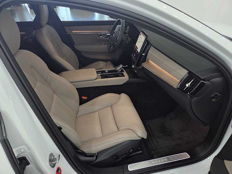 Volvo  Ultra, B5 마일드 하이브리드, 가솔린, 다크