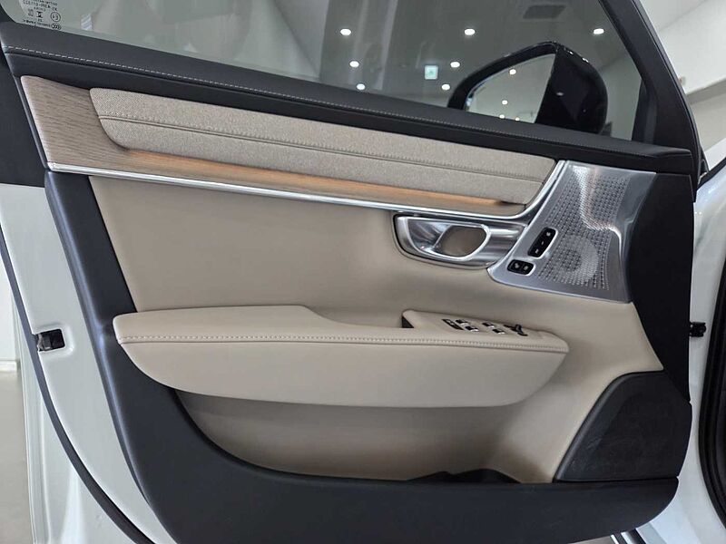 Volvo  Ultra, B5 마일드 하이브리드, 가솔린, 다크