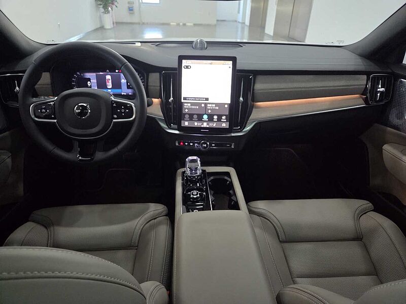 Volvo  Ultra, B5 마일드 하이브리드, 가솔린, 다크