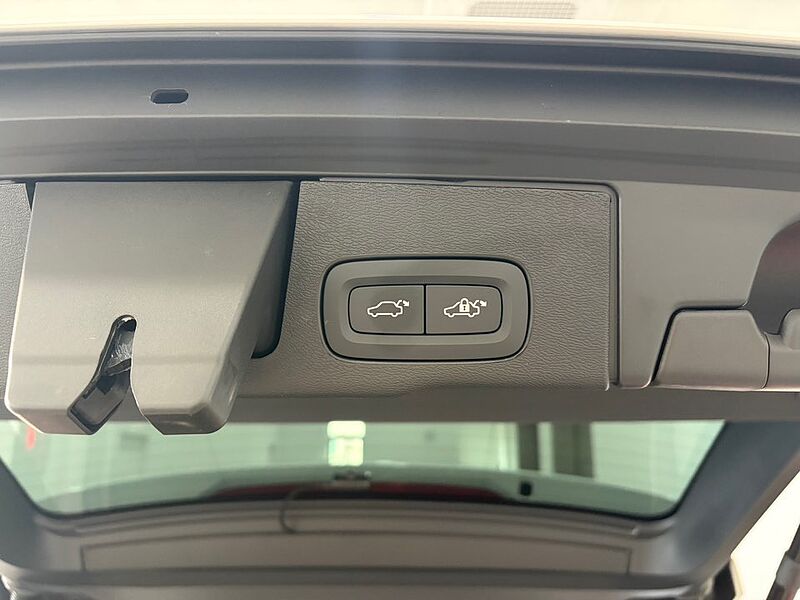 Volvo  Ultra, T8 AWD 플러그-인 하이브리드, 전기/가솔린, 브라이트