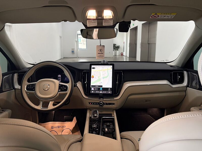 Volvo  Ultra, T8 AWD 플러그-인 하이브리드, 전기/가솔린, 브라이트