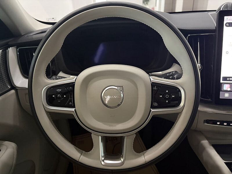 Volvo  Ultra, T8 AWD 플러그-인 하이브리드, 전기/가솔린, 브라이트