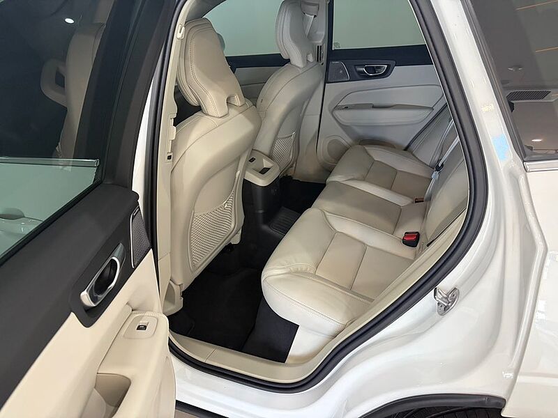 Volvo  Ultra, T8 AWD 플러그-인 하이브리드, 전기/가솔린, 브라이트