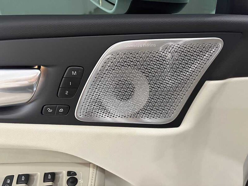 Volvo  Ultra, T8 AWD 플러그-인 하이브리드, 전기/가솔린, 브라이트