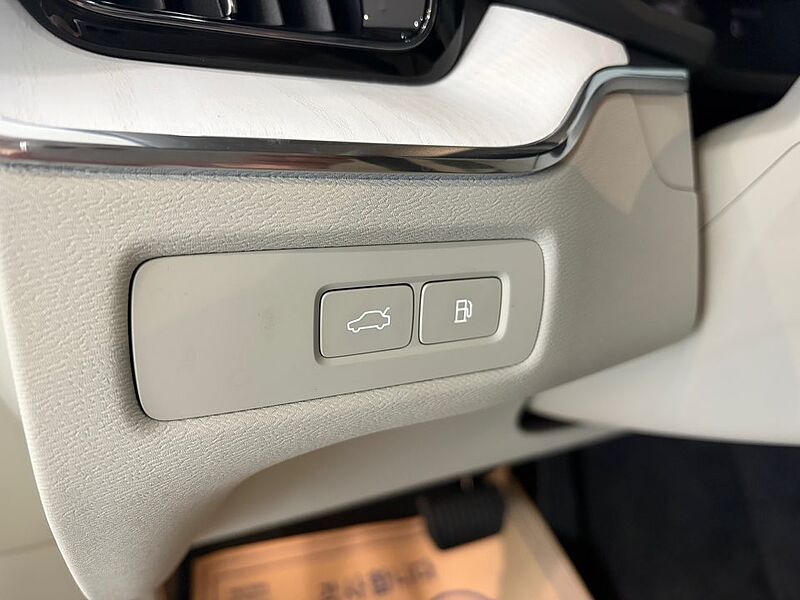 Volvo  Ultra, T8 AWD 플러그-인 하이브리드, 전기/가솔린, 브라이트