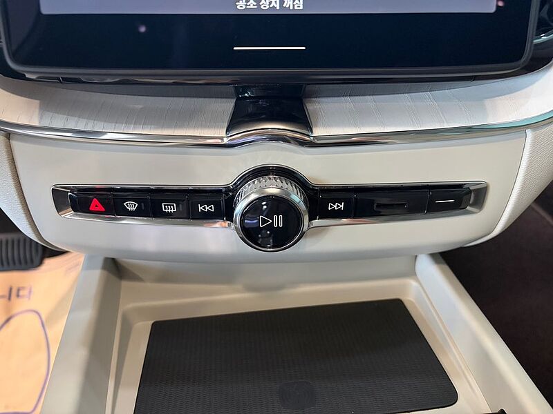 Volvo  Ultra, T8 AWD 플러그-인 하이브리드, 전기/가솔린, 브라이트