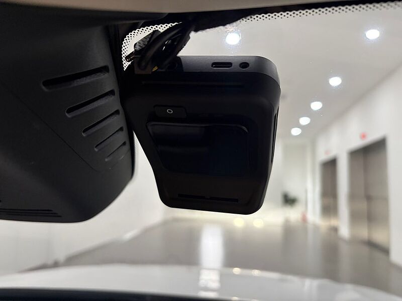 Volvo  Ultra, T8 AWD 플러그-인 하이브리드, 전기/가솔린, 브라이트